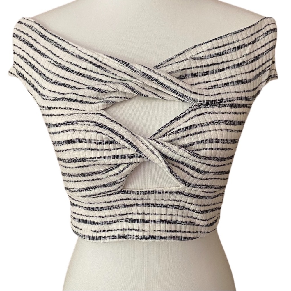 Kimchi Blue Knit Off Shoulder Crop Top Striped Sz L